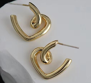 Aretes Corazón Torcido Dorado 1D5