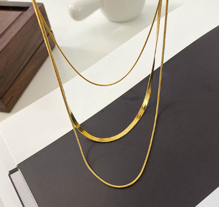 Collar Layer 3 Cadenas Doradas Acero Inoxidable 2F8