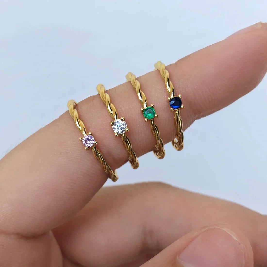 Anillo Dorado Zirconia Blanca Chapa de Oro