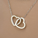 Collar Plateado Corazones Enlazados Acero Inox  1W5