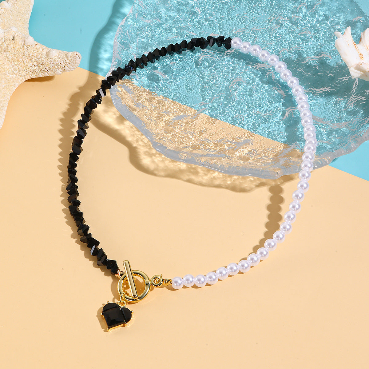 Collar Blanco y Negro Corazón 1Y8