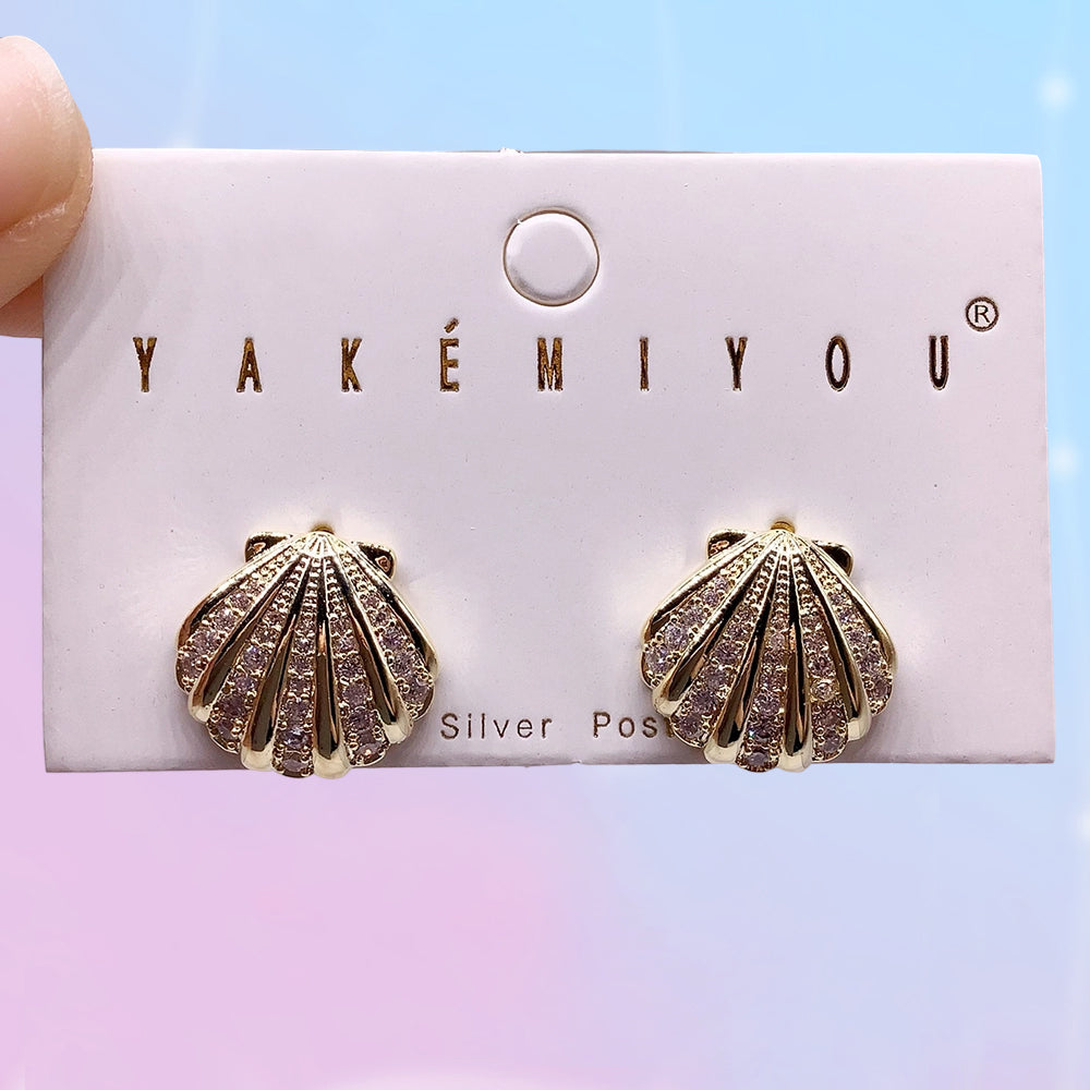 Aretes Dorados Concha Brillante Chapa de Oro 2i4