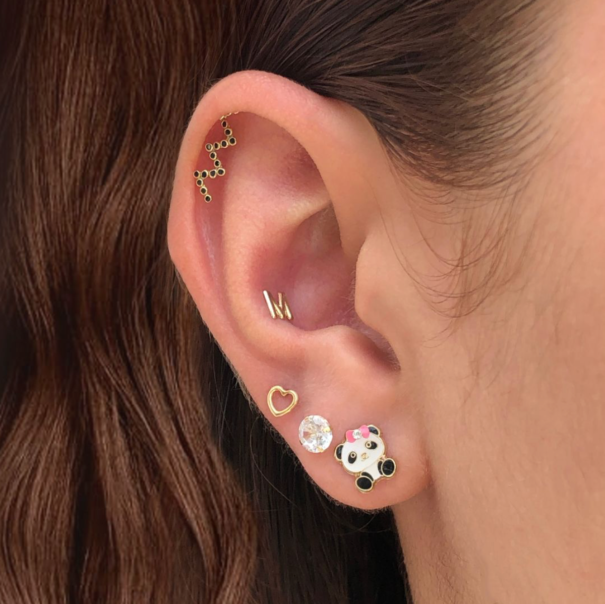 Broquel Oro 10K Zigzag Negro 1pz  Az393