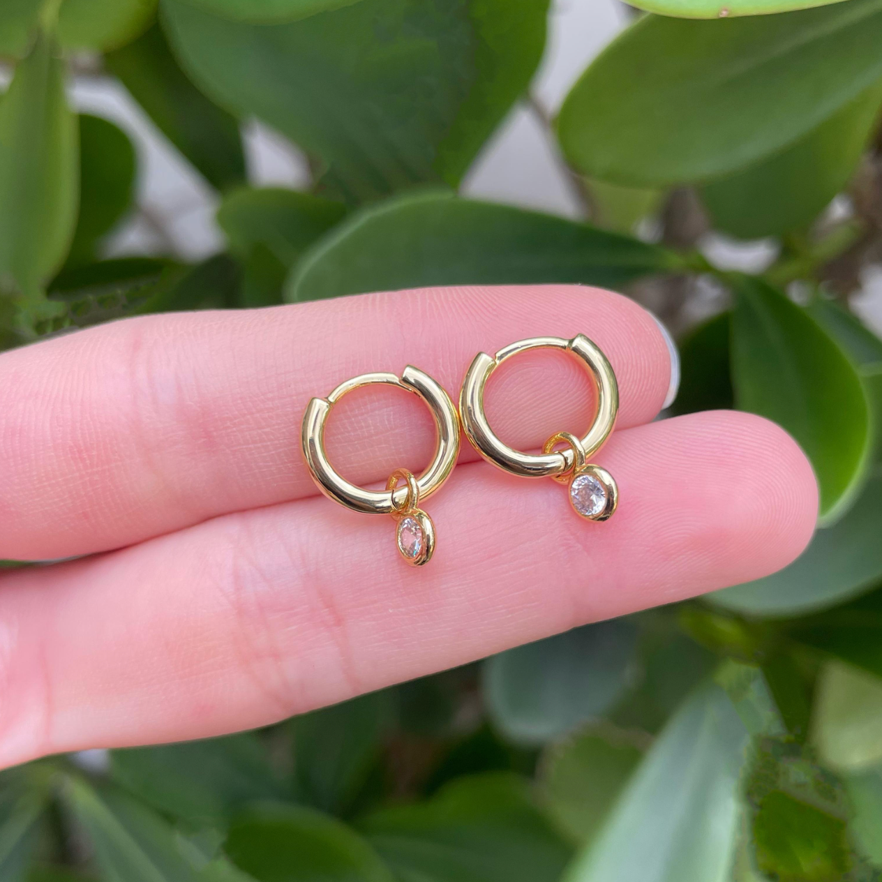 Aretes Arracada Zirconia Blanca Chapa de Oro Az35