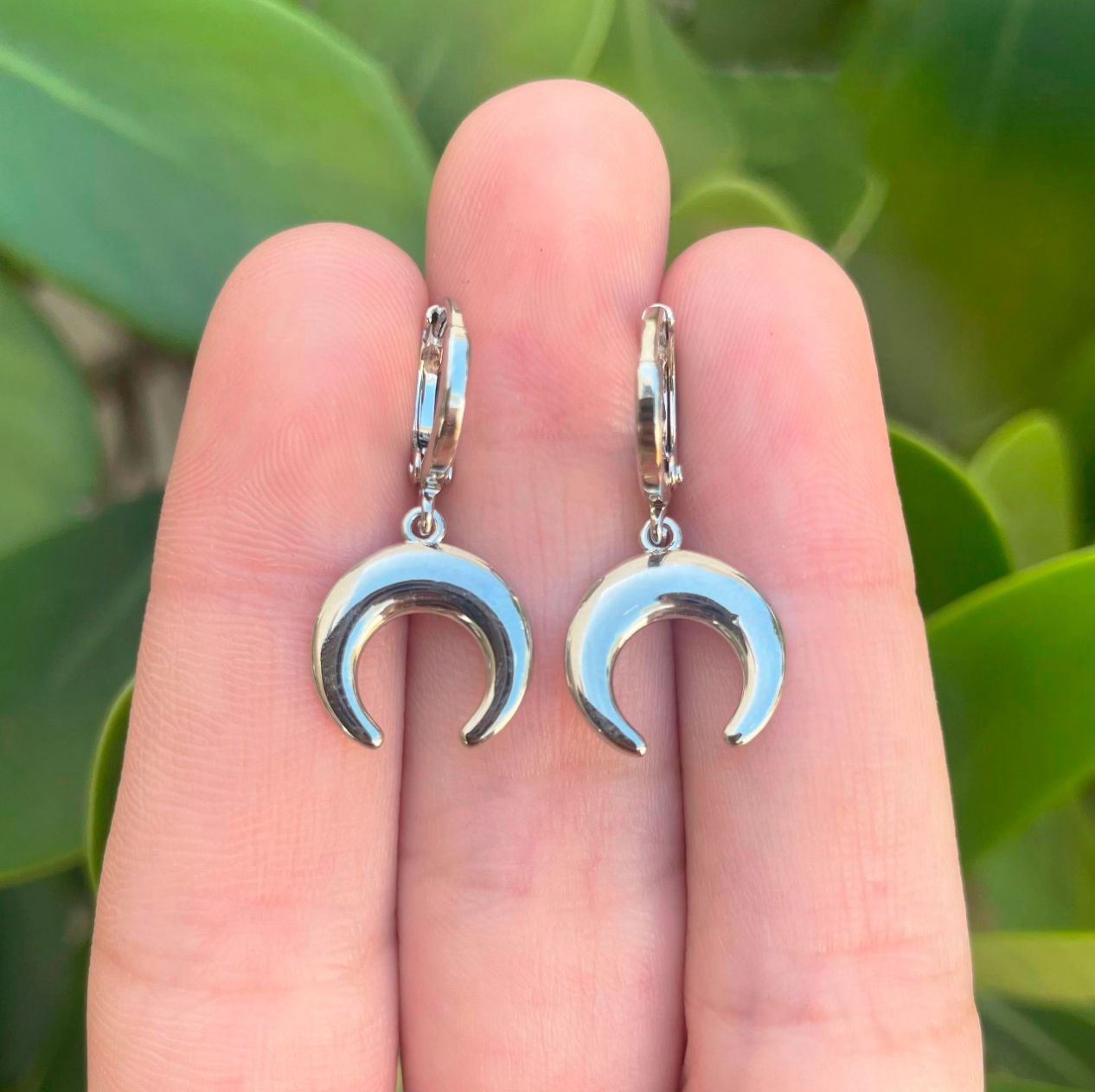 Aretes Arracada Plateada Luna Chapa de Oro Az23