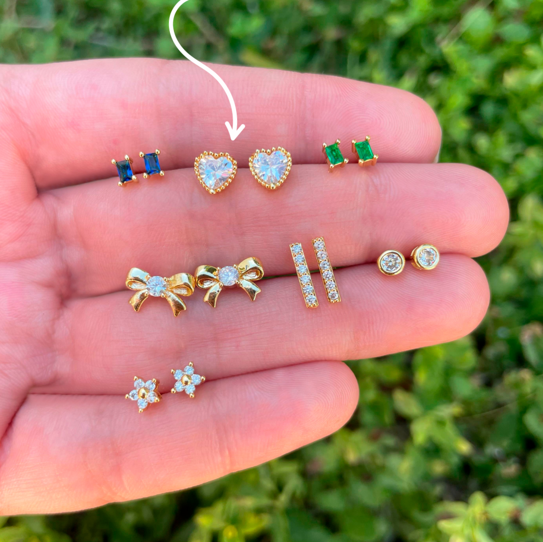 Aretes Corazón Chapa de Oro AZ432