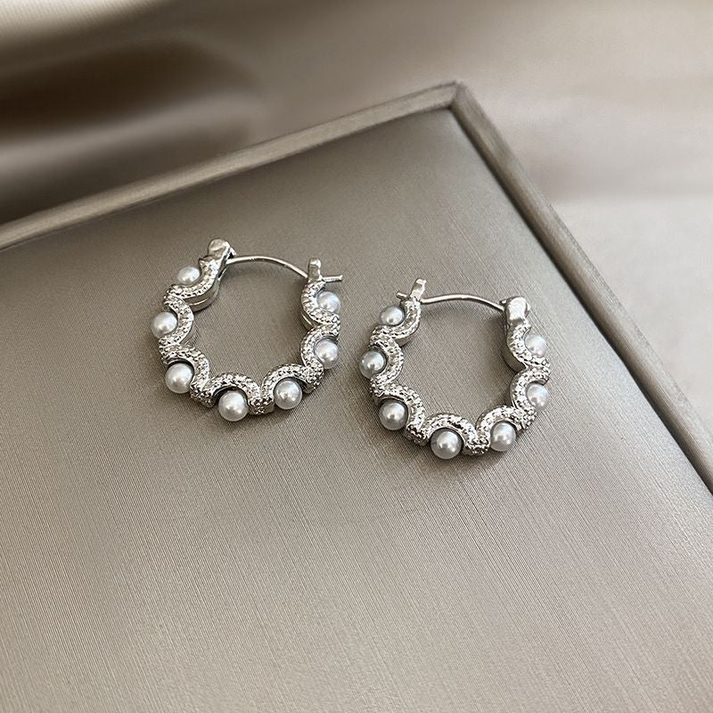 Aretes Arracada Perlitas Blancas 3F4