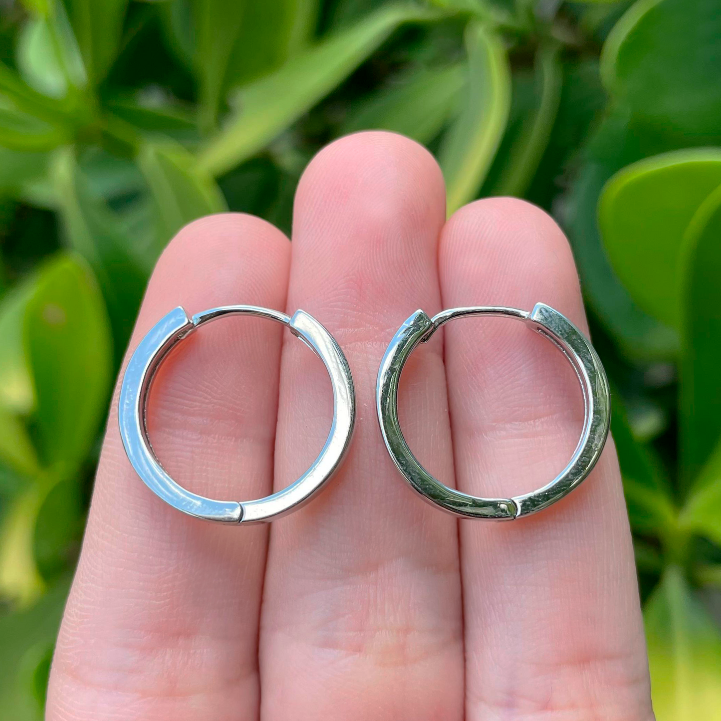 Aretes Arracada Plateada Chapa de Oro LU1