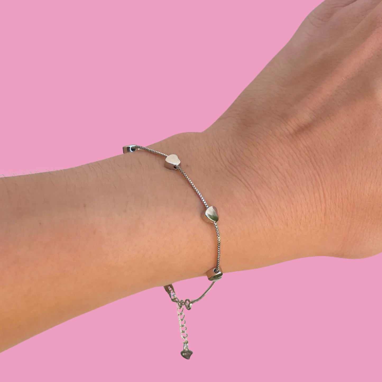 Pulsera Corazones Plateada  1U5