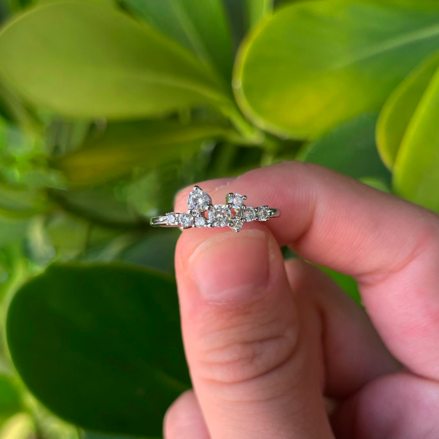 Anillo Zirconias Plateadas Chapa de Oro