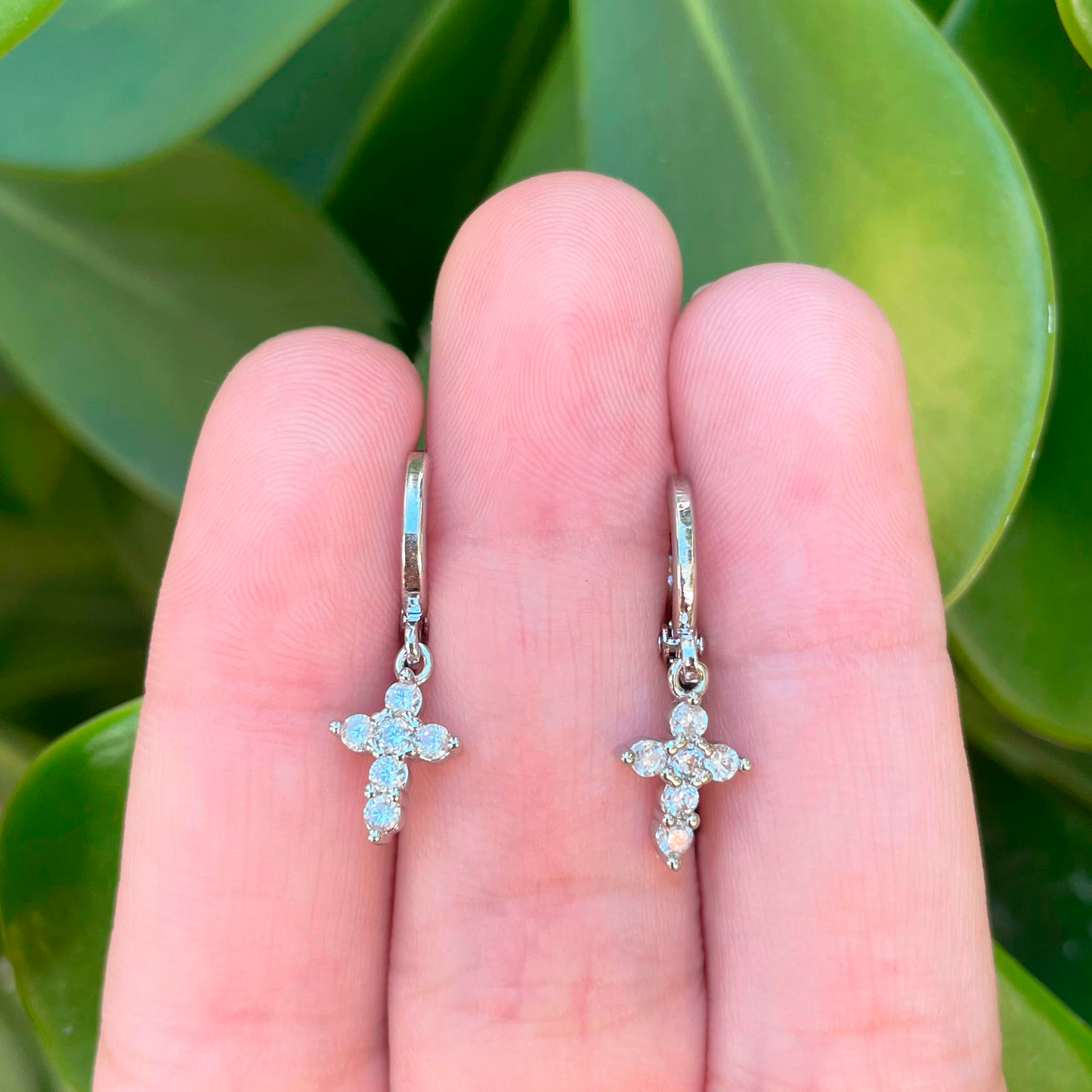 Aretes Cruz Chapa De Oro Blanco AZ418