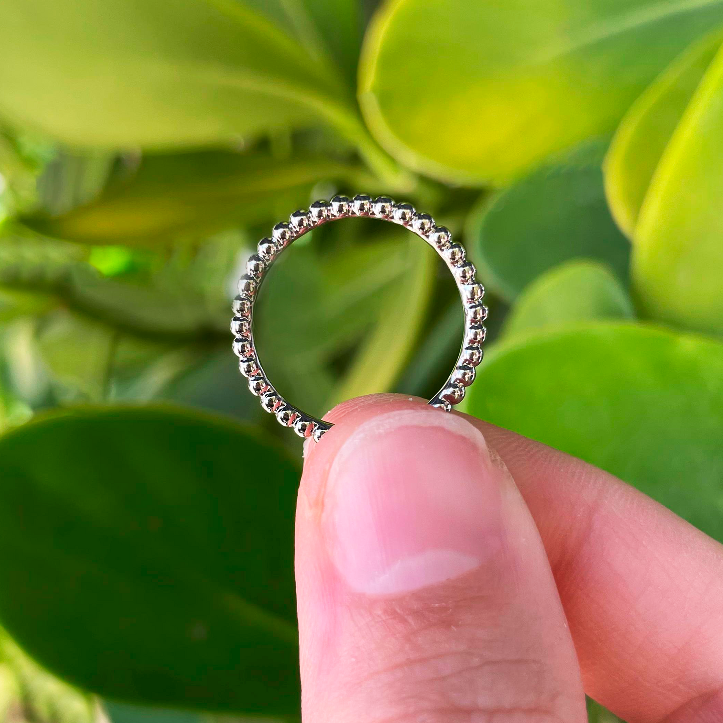 Anillo Bolitas Plateadas Chapa de Oro