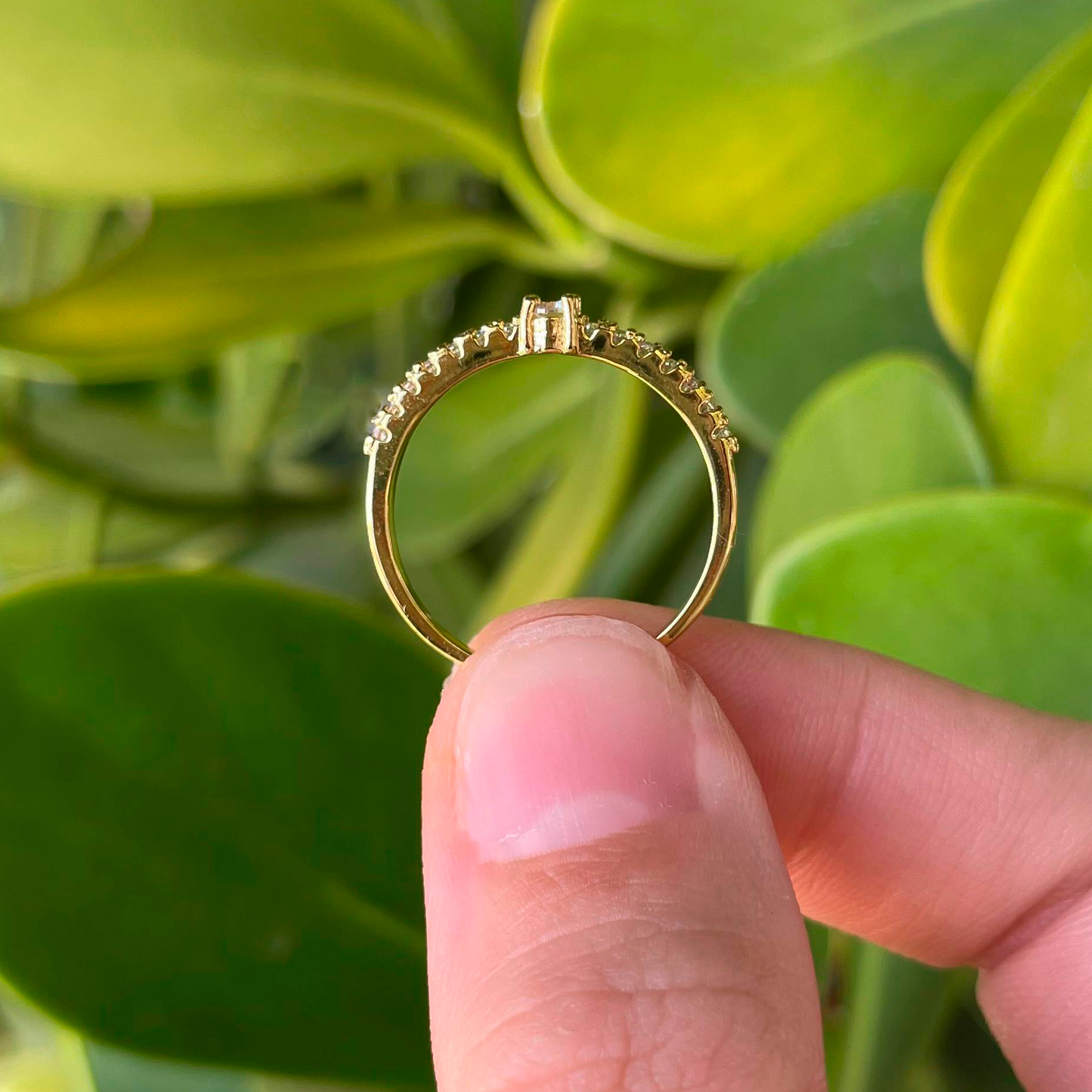 Anillo Dorado Zirconias Talla 8 Chapa de Oro C636