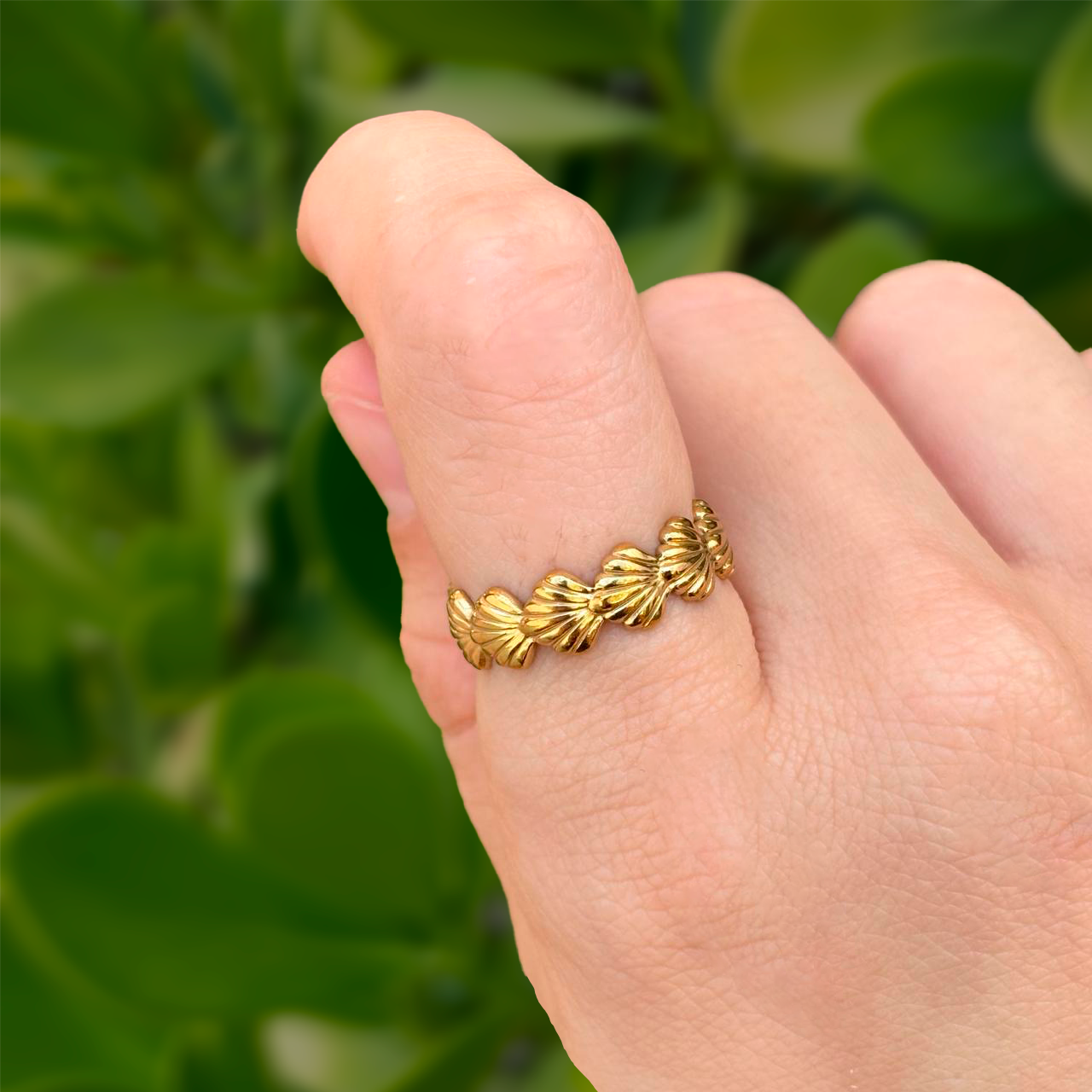 Anillo Dorado Conchitas Acero Inoxidable 1S3