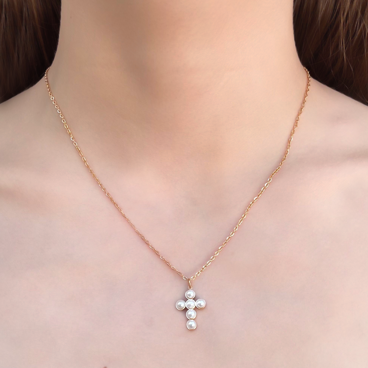 Collar Dorado Cruz Perlas Acero Inoxidable 3H1