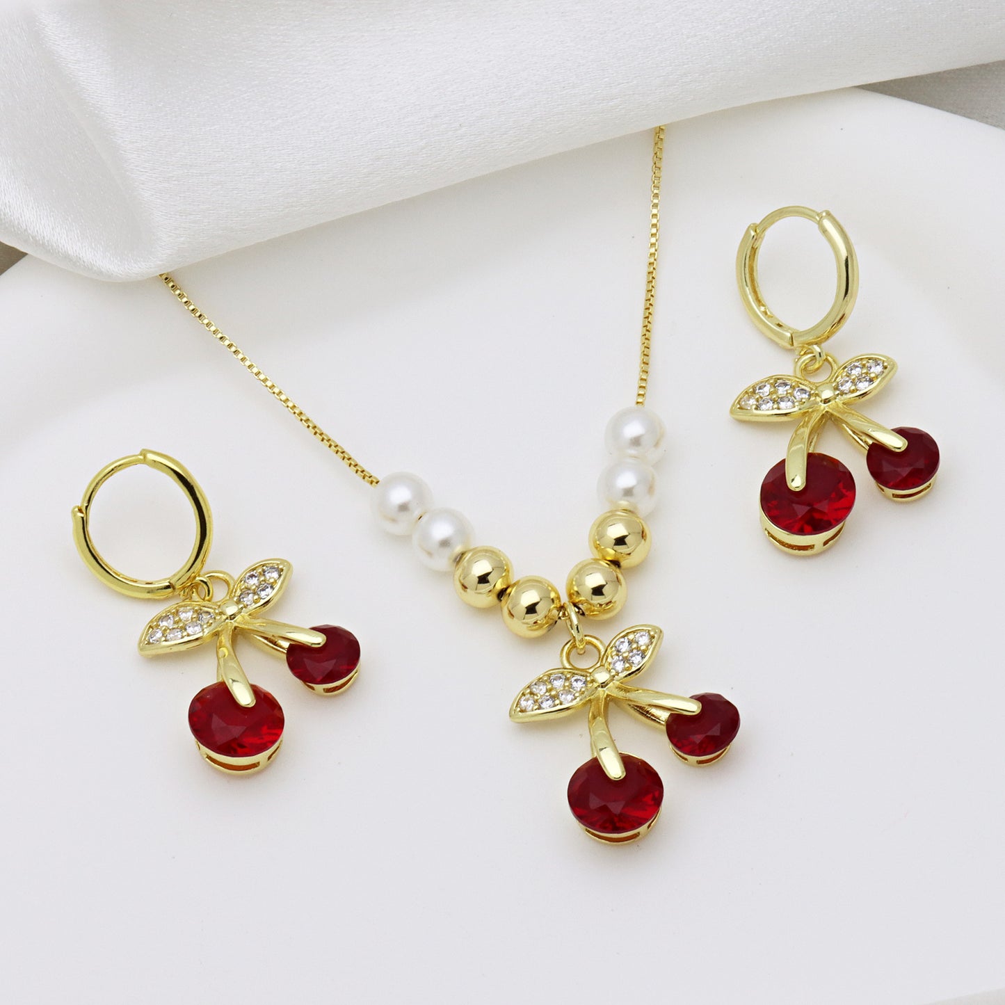 Set Collar y Aretes Cerezas Chapa de Oro 1B7