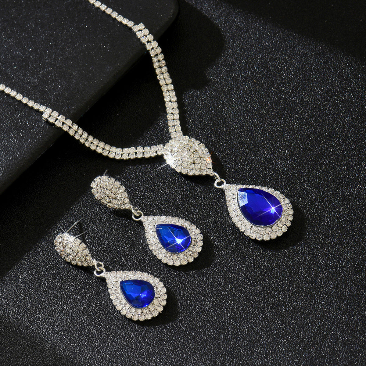 Collar y Aretes Pedrería Azul 1P1