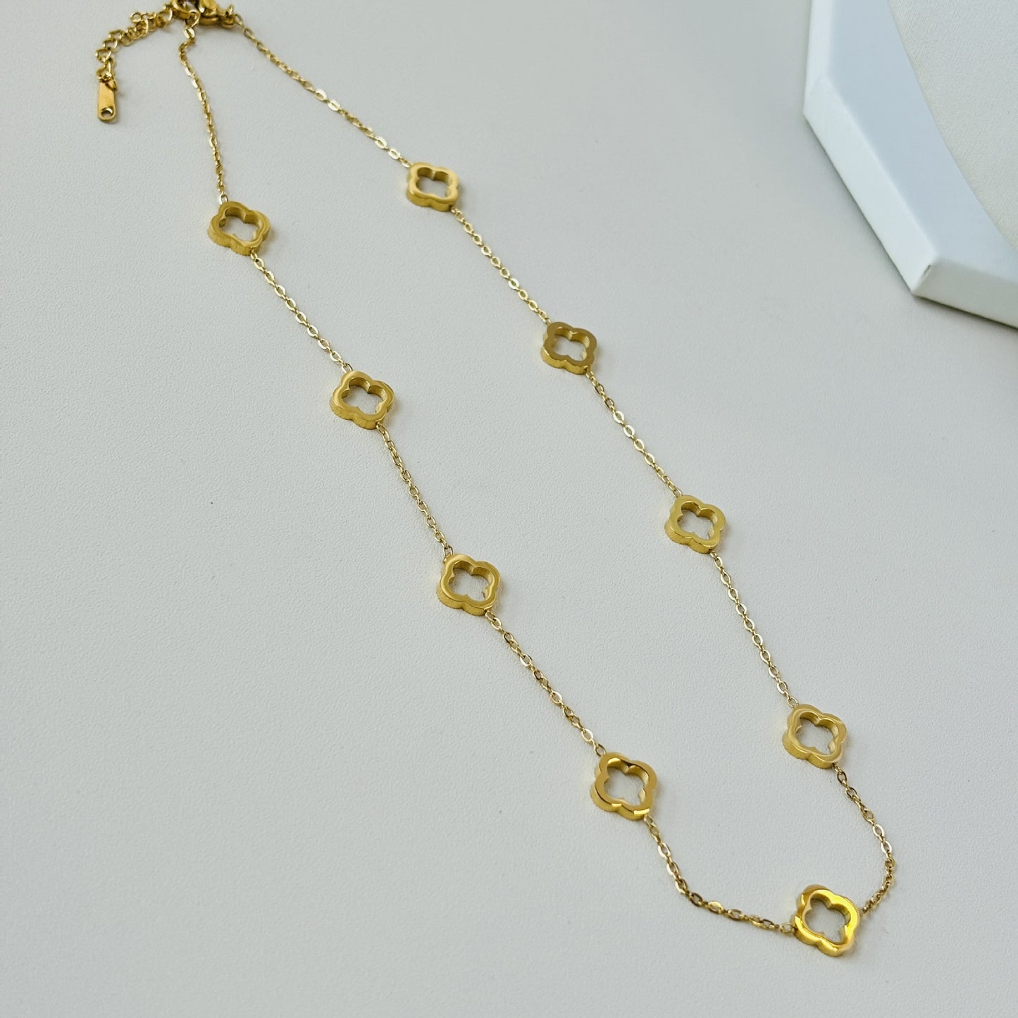 Collar Dorado Trébol Acero Inoxidable 1Y7