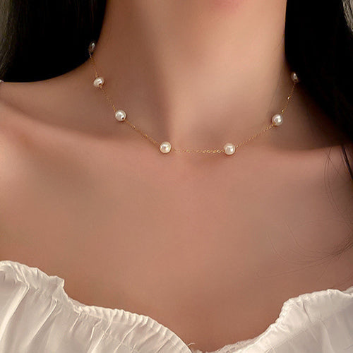 Collar Perlas Blanca Chapa de Oro 2D1