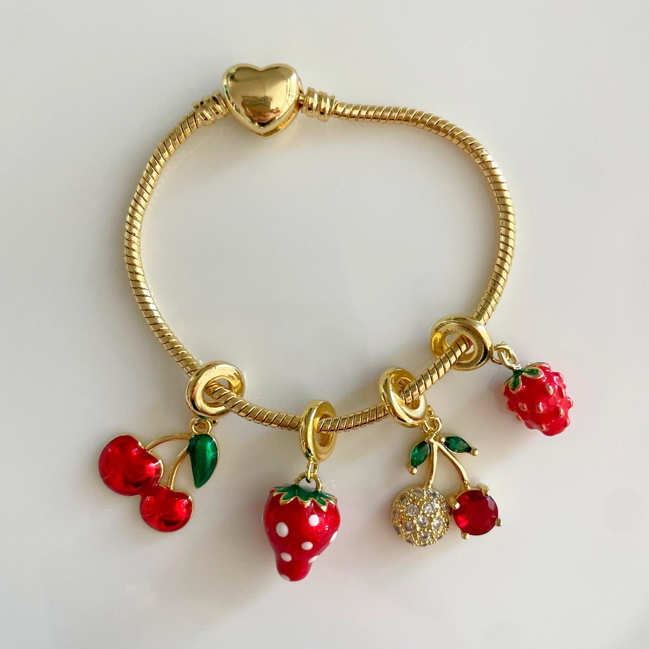 Dije de Fresa Chapa de Oro  3A2
