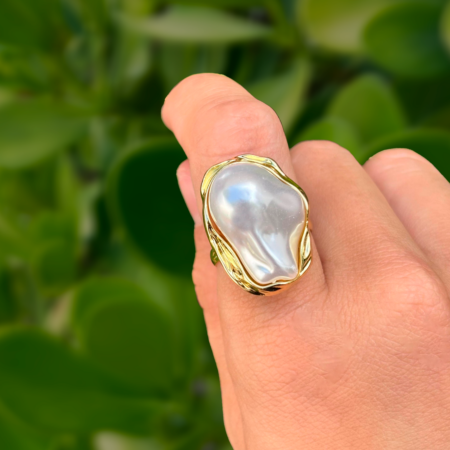 Anillo Dorado con Perla Irregular  2L6