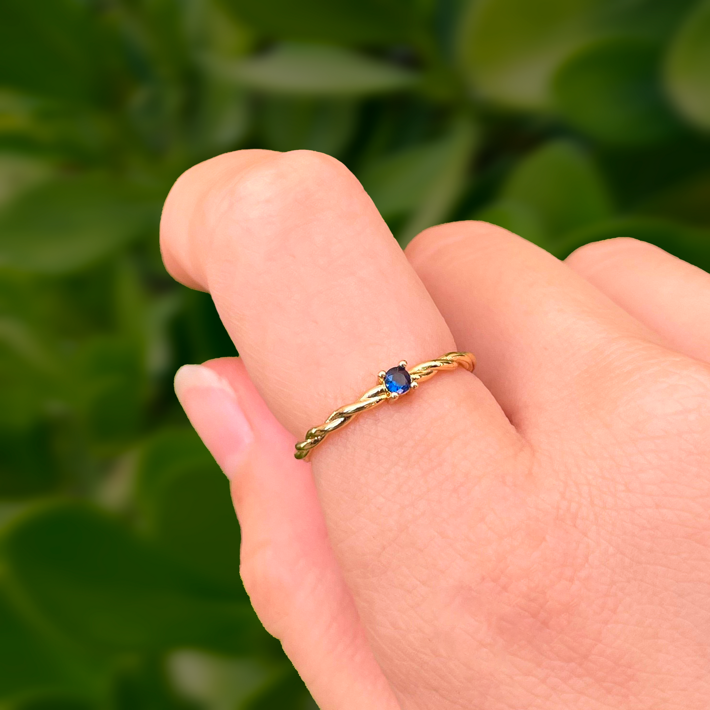 Anillo Dorado Zirconia Azul Chapa de Oro