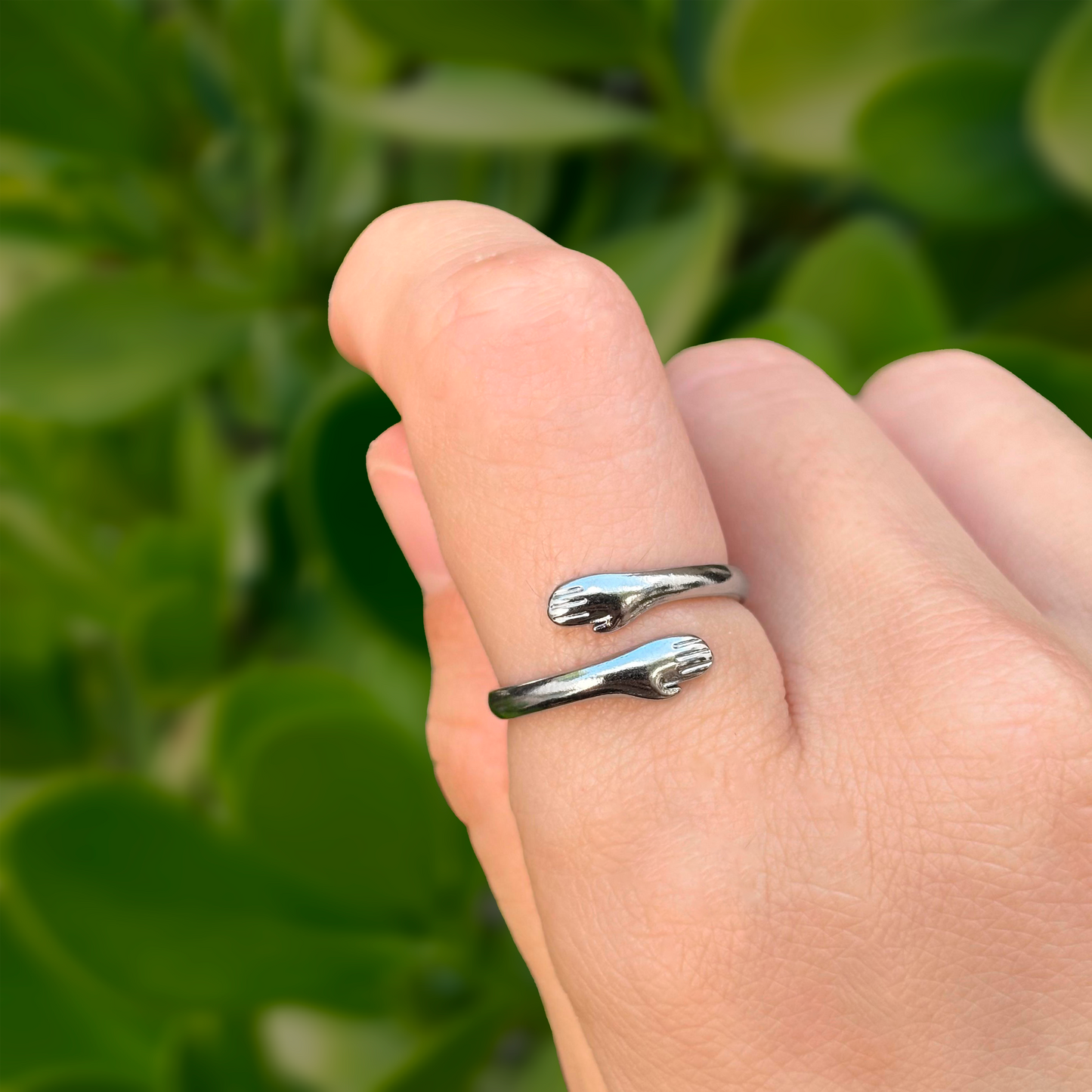 Anillo Plateado Abrazo Acero Inoxidable R24