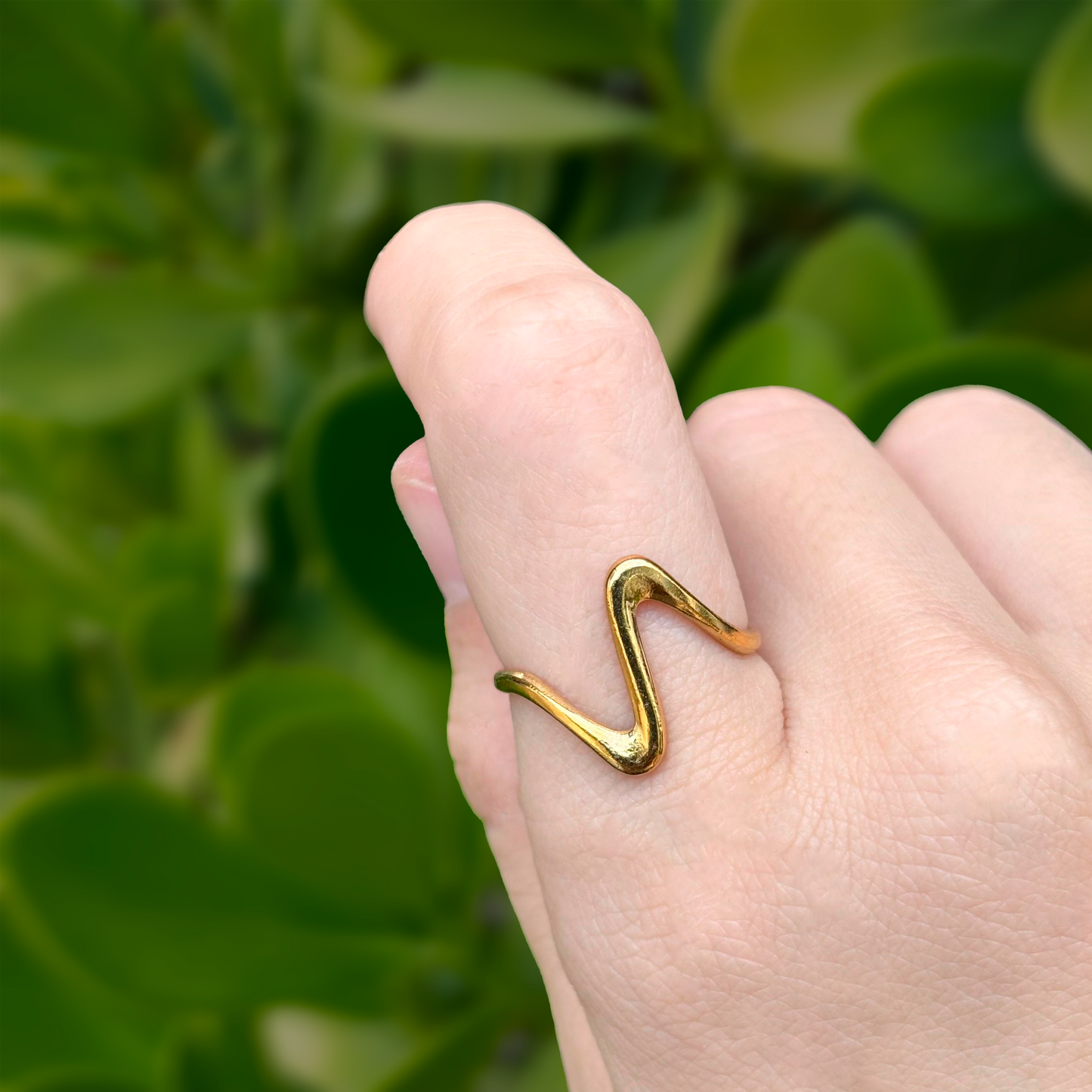 Anillo Onda Dorada Ajustable Acero Inoxidable 2G6