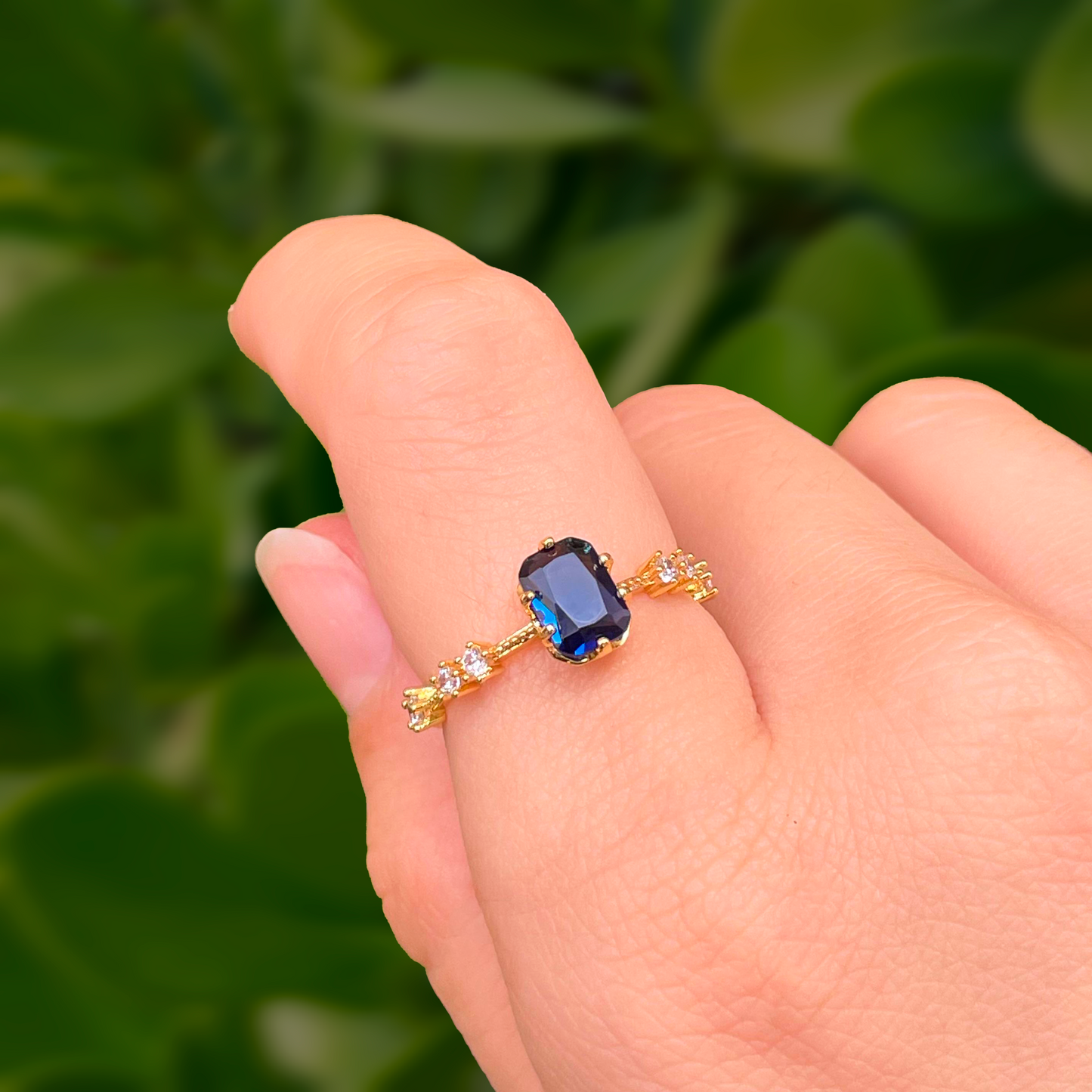 Anillo Zirconia Azul Chapa de Oro Ajustable C684