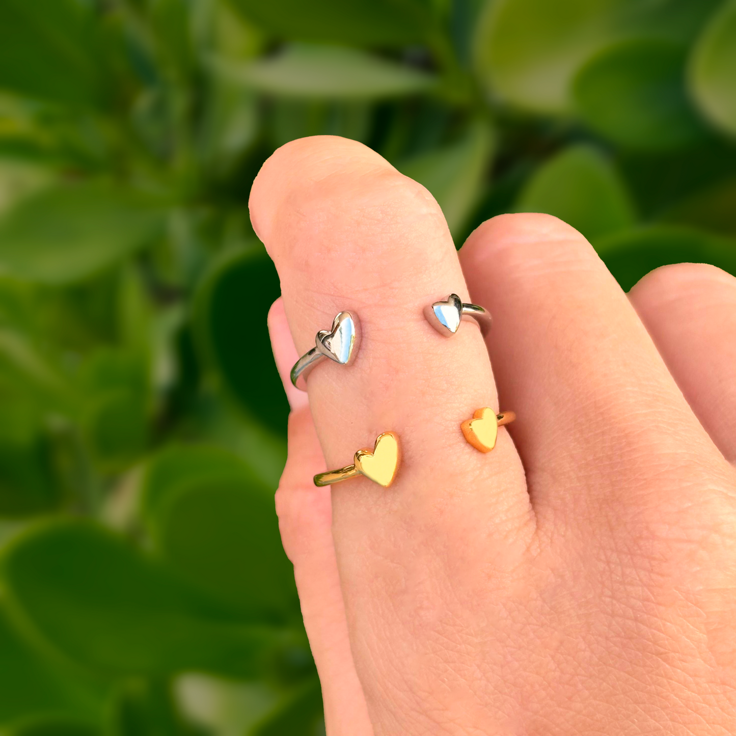 Anillo Corazones Encontrados Ajustable Chapa de Oro