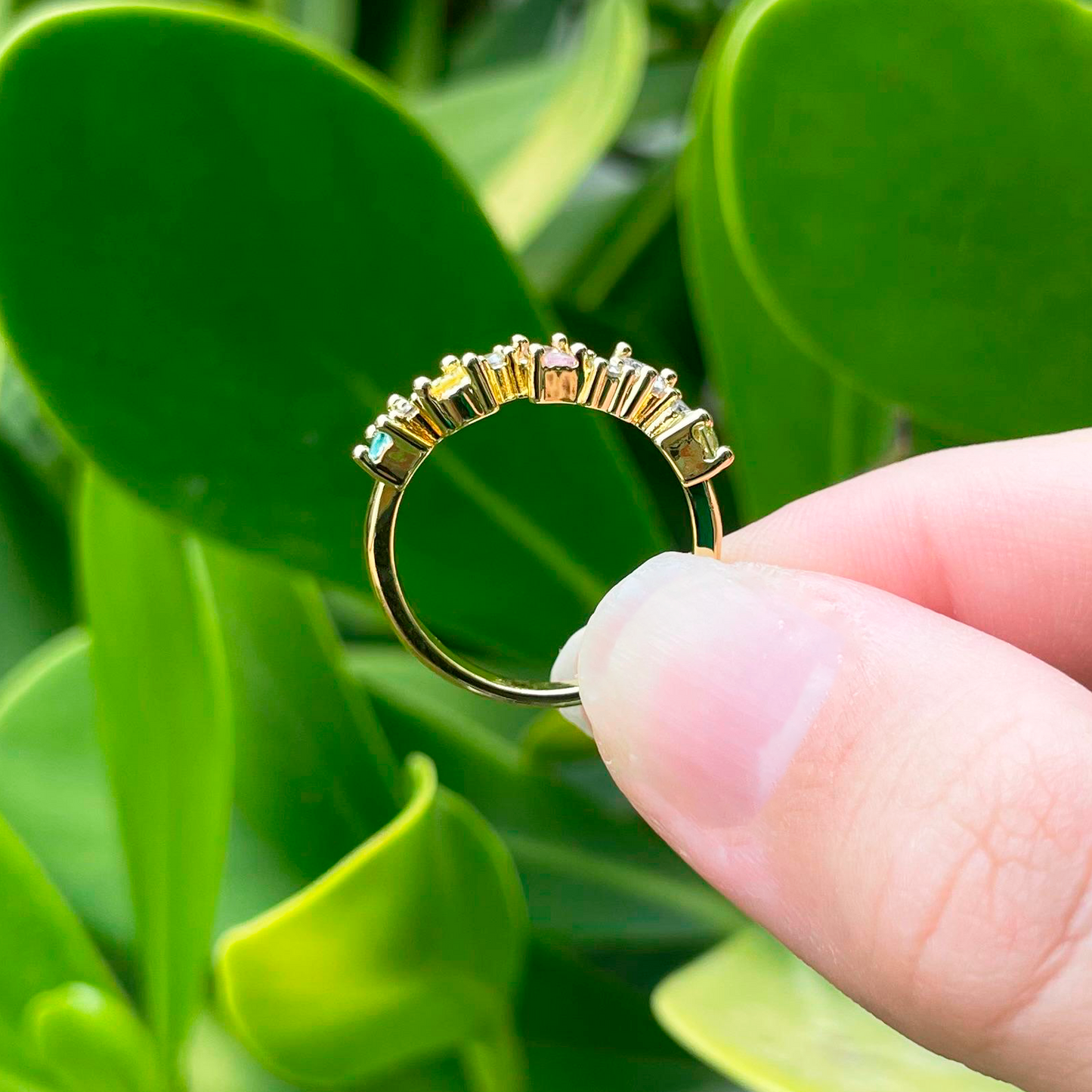 Anillo Zirconias Multicolor Chapa de Oro