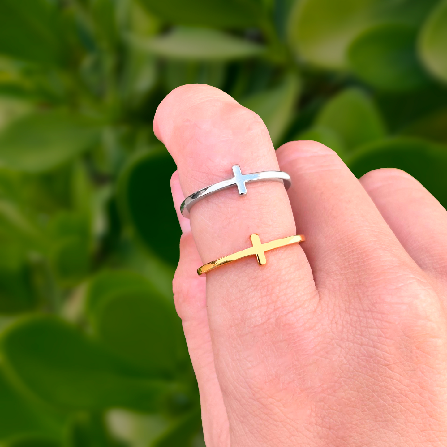 Anillo Cruz Ajustable Chapa de Oro