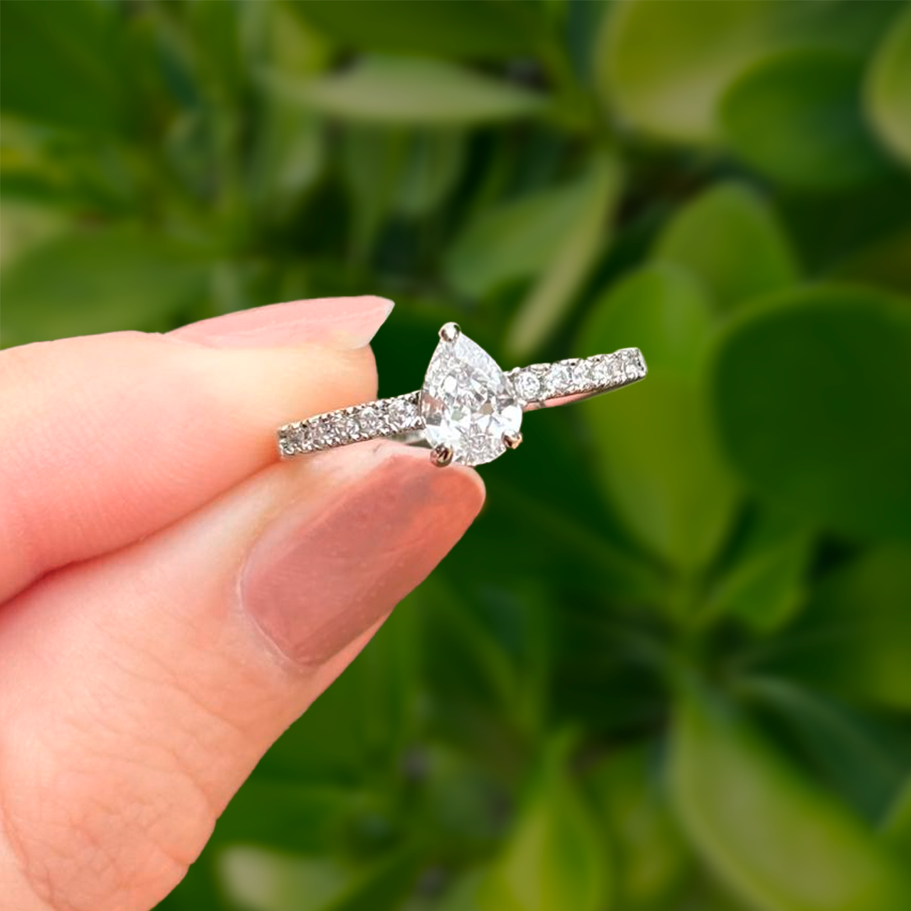 Anillo Plateado Gota y Zirconias Chapa de Oro Az169