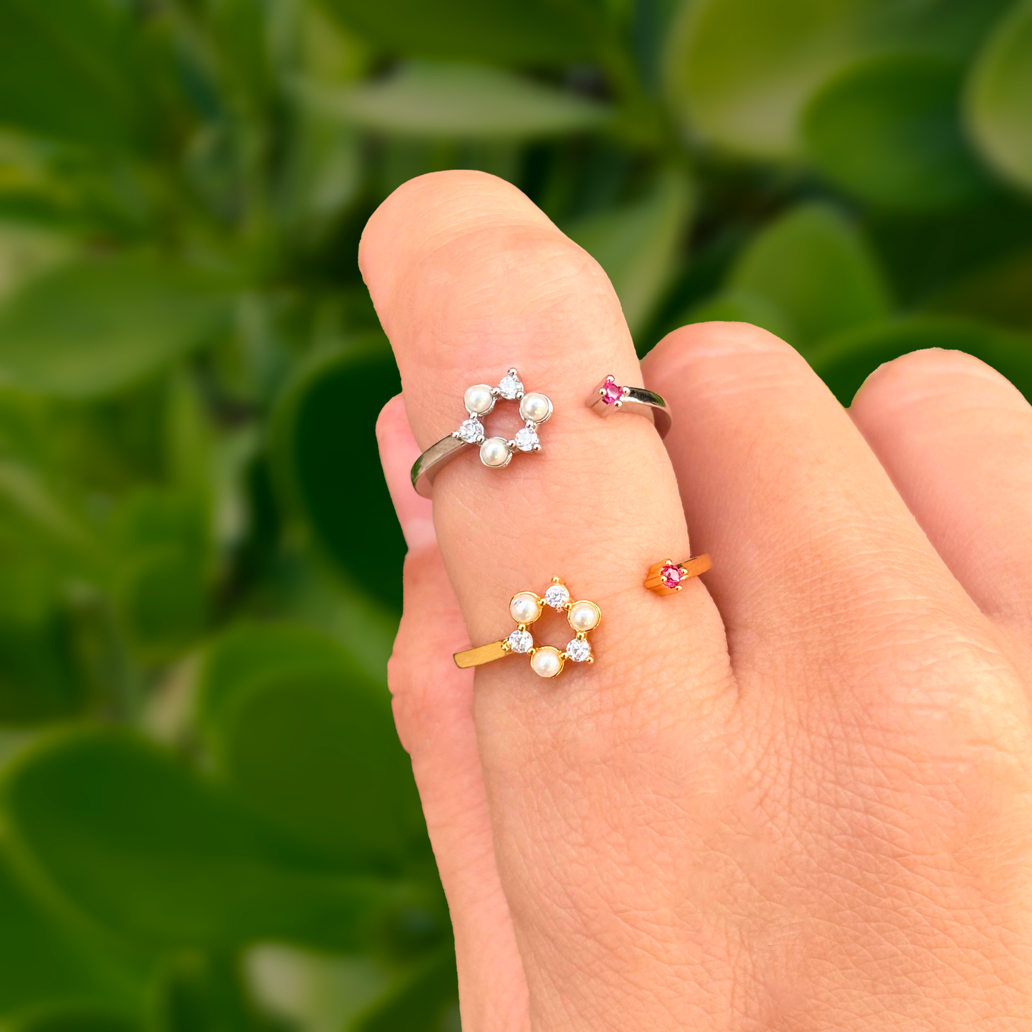 Anillo Flor Perla Y Zirconias Ajustable Chapa de Oro