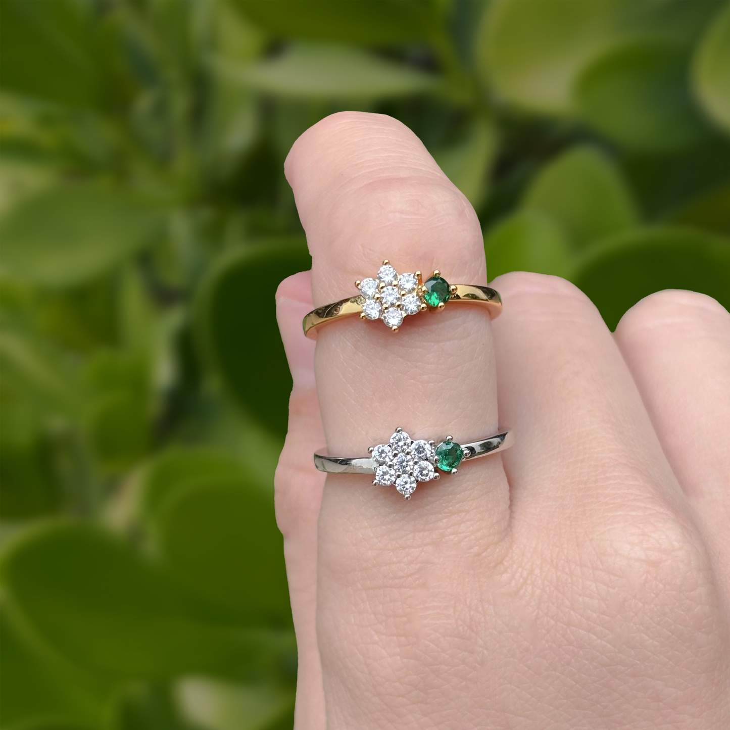 Anillo Dorado Flor Zirconias Verde Ajustable Chapa de Oro Az175