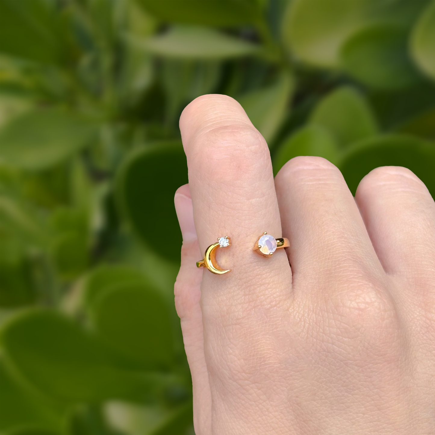 Anillo Dorado Luna y Zirconias Ajustable Chapa de Oro Az163