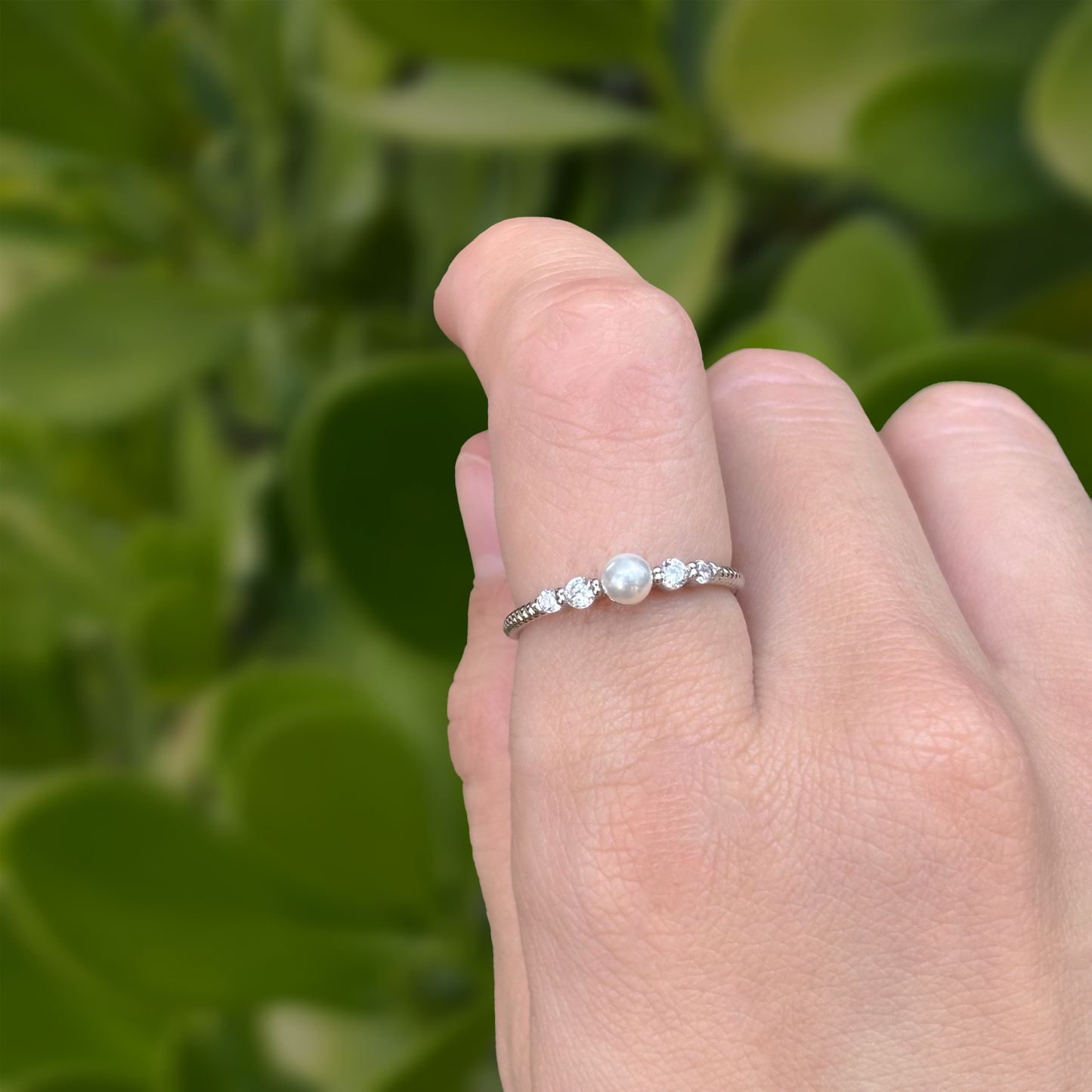 Anillo Plateado Perla Zirconias Chapa de Oro Az114