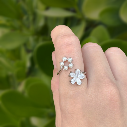 Anillo Plateado Flor Perla y Zirconias Ajustable Chapa de Oro C686