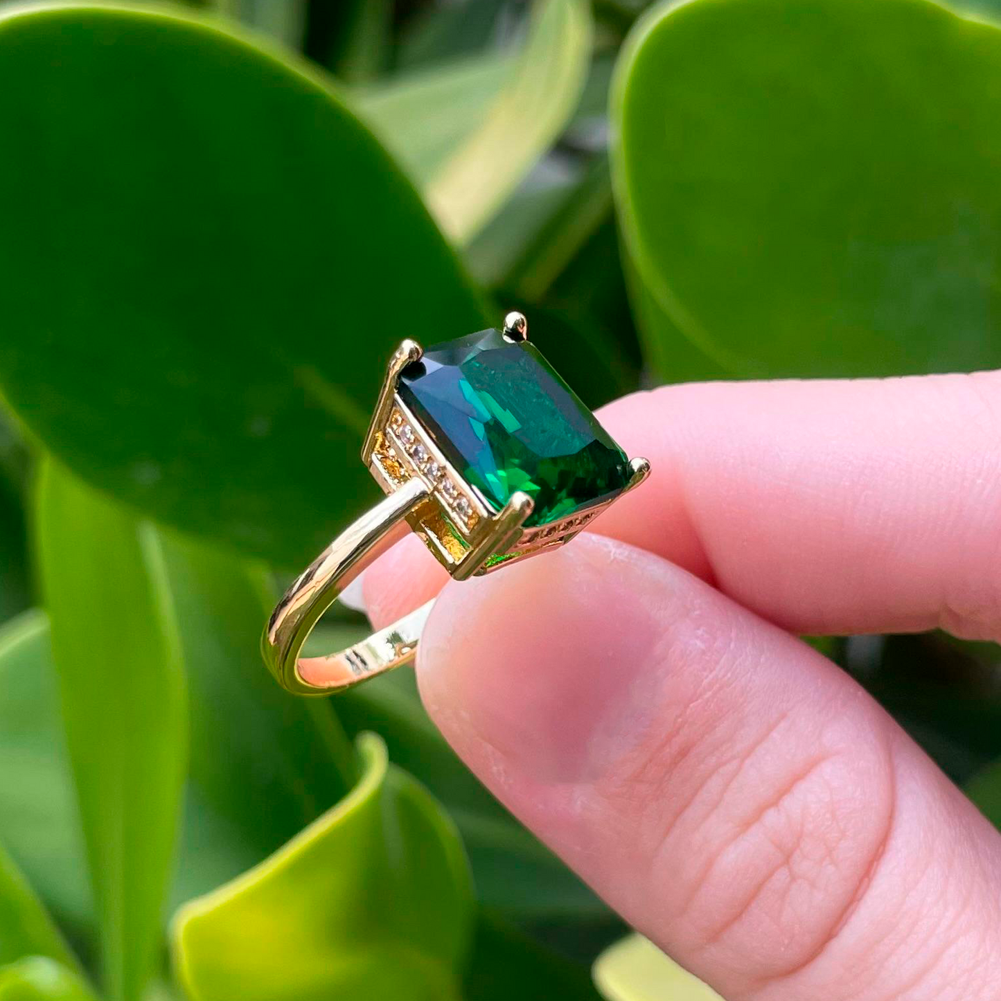 Anillo Zirconia Cuadrada Verde Chapa de Oro