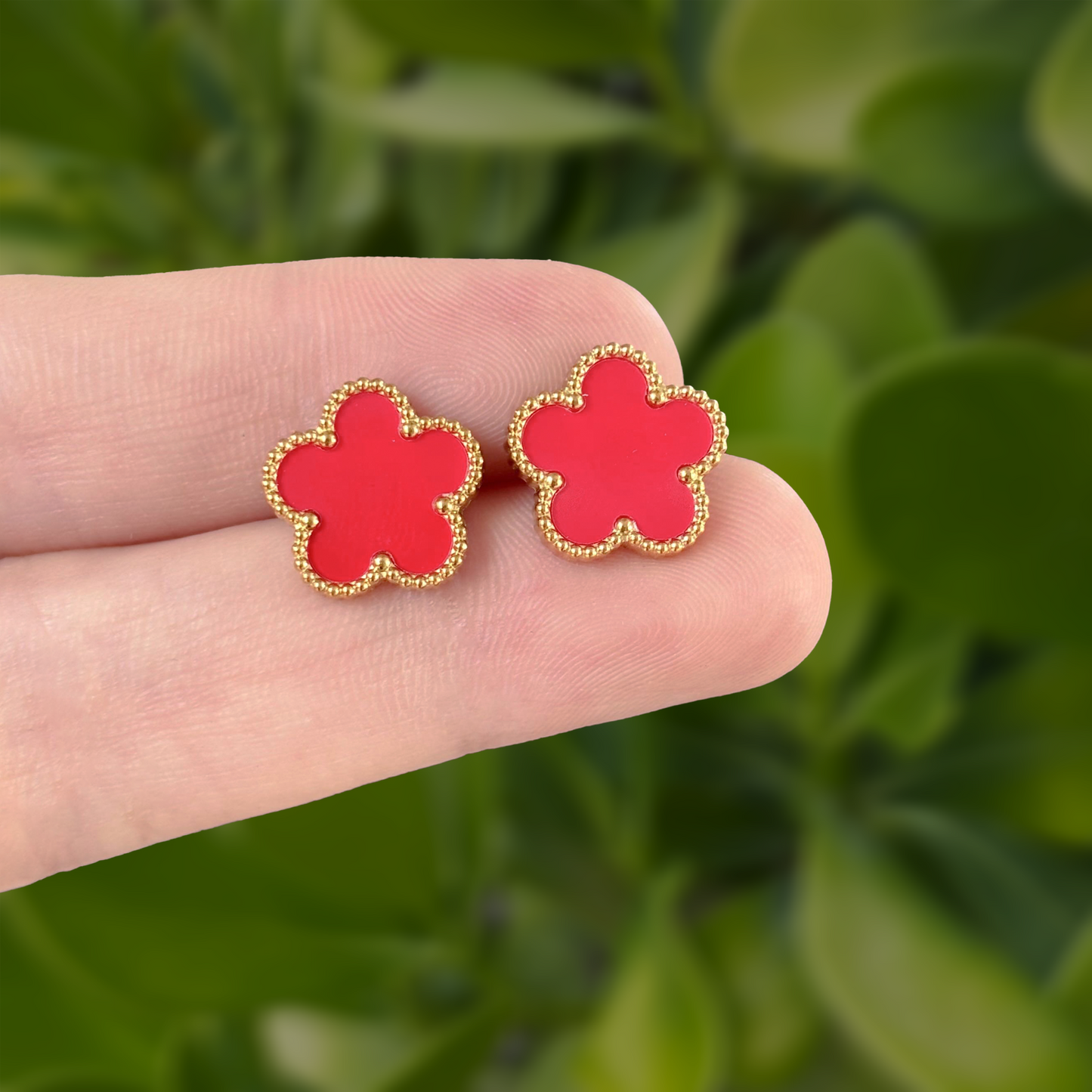 Aretes Trebol Rojo Acero Inoxidable  2A5