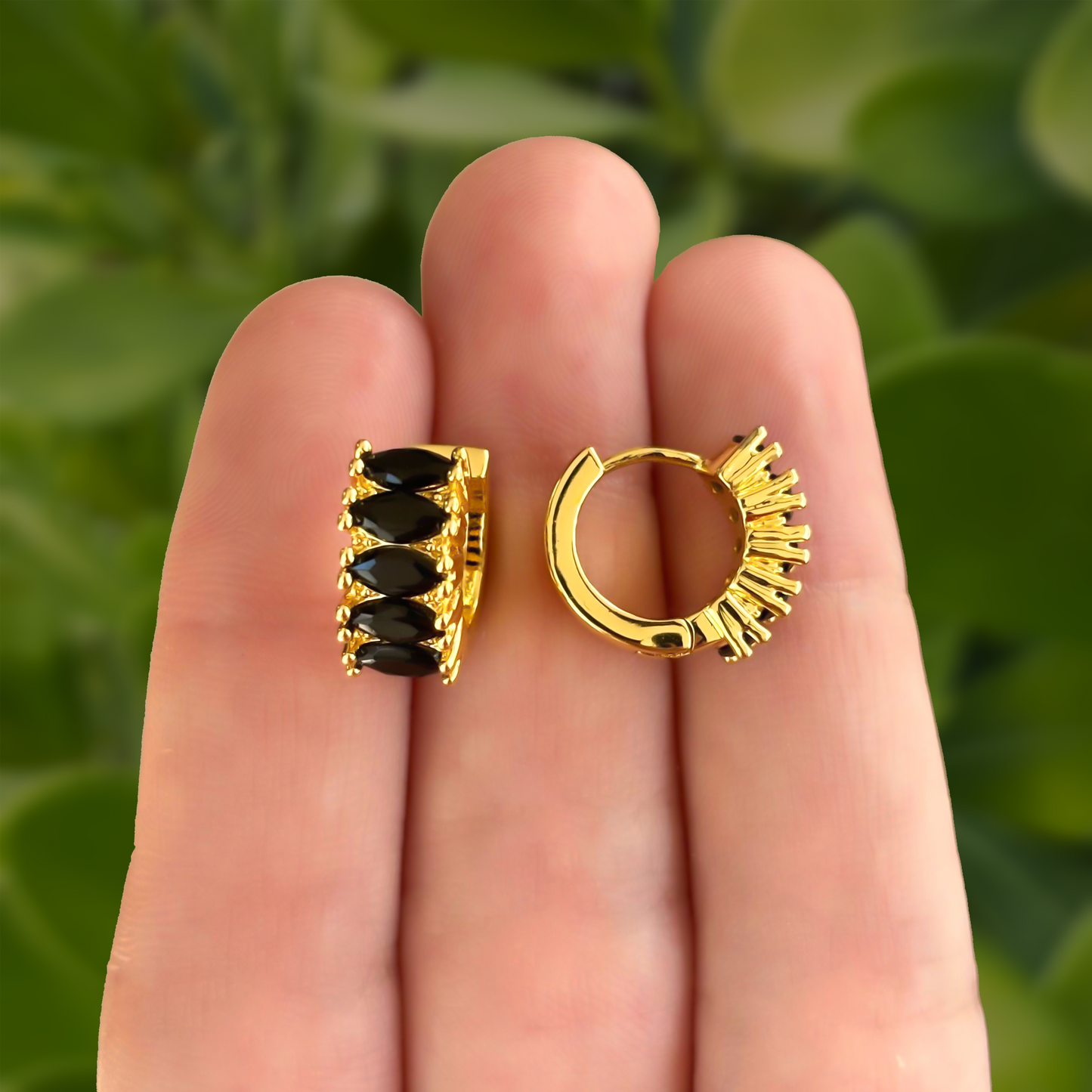 Aretes Arracada Zirconias Negras Chapa de Oro C682