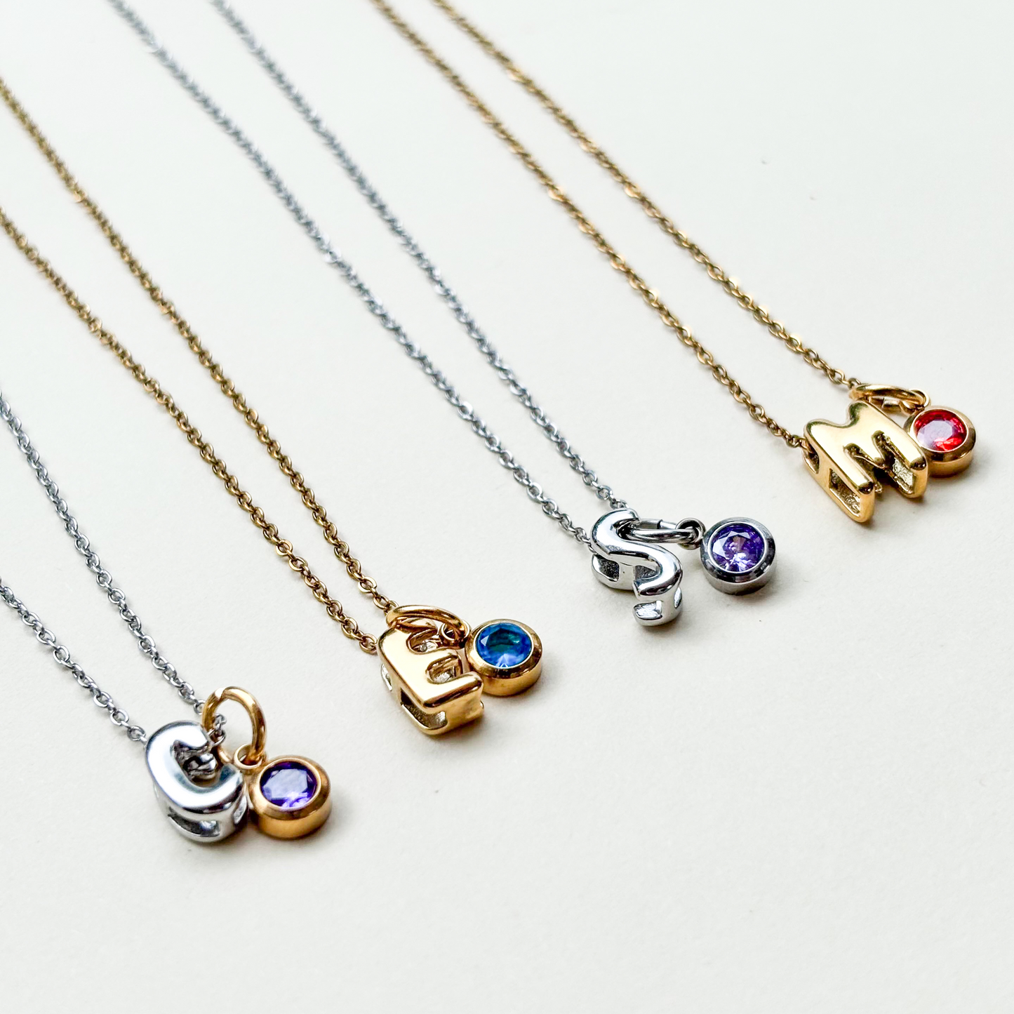 Collar Cadena inicial Globito  Plateado