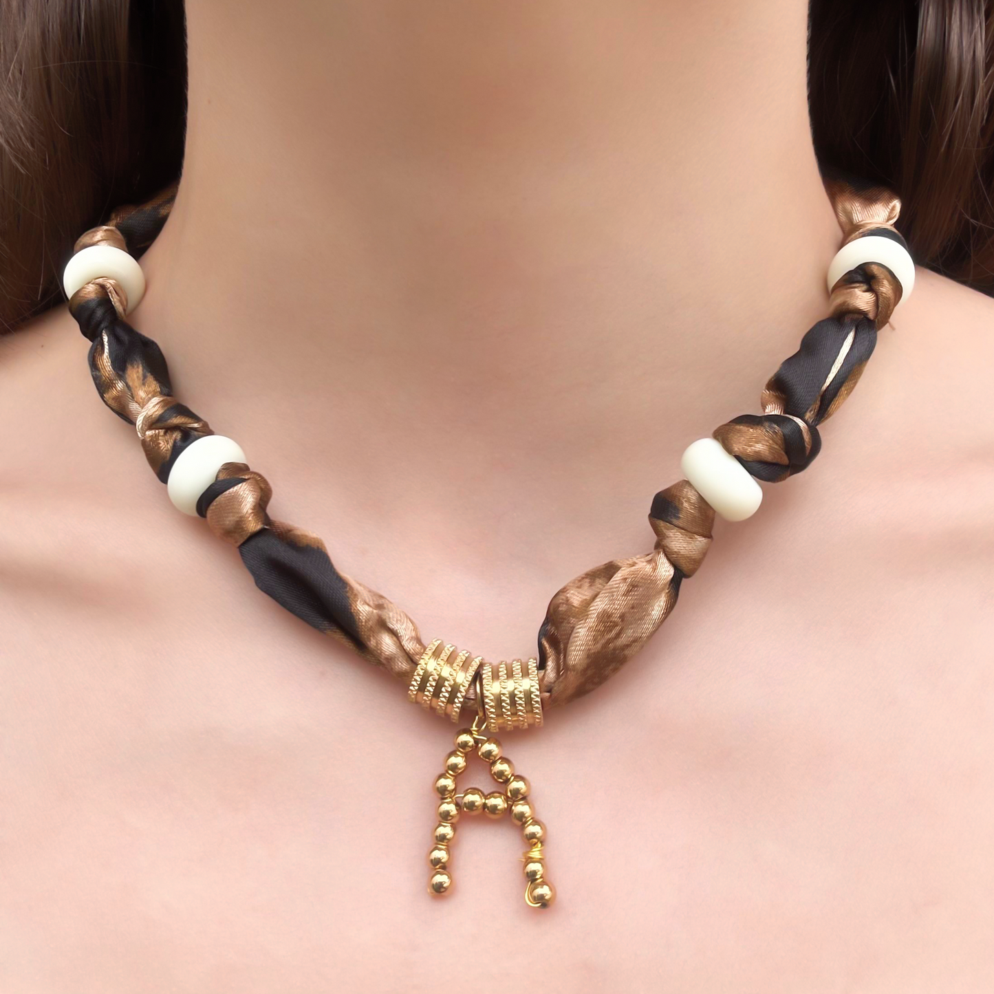 Collar de Cinta Estampada Letra *A* Acero