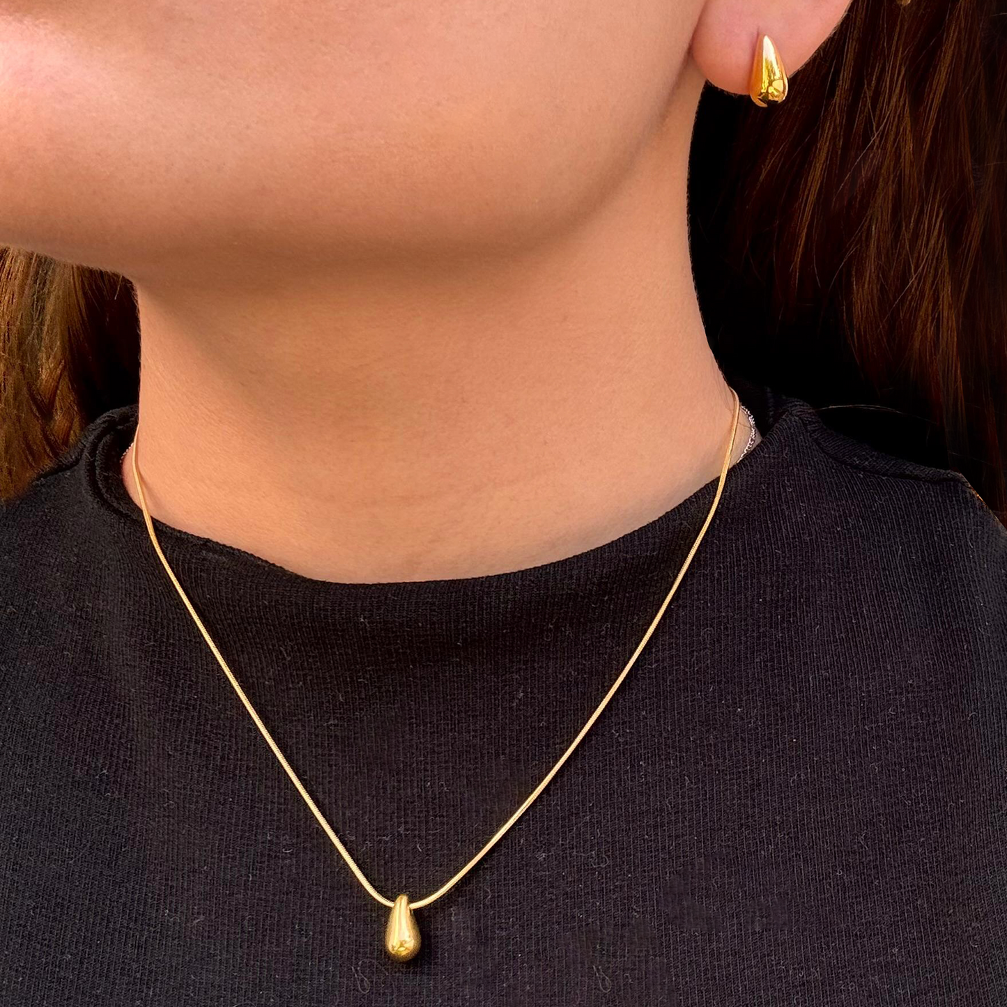 Collar y Aretes Dorado Gota Pequeña  Acero Inoxidable  2N8