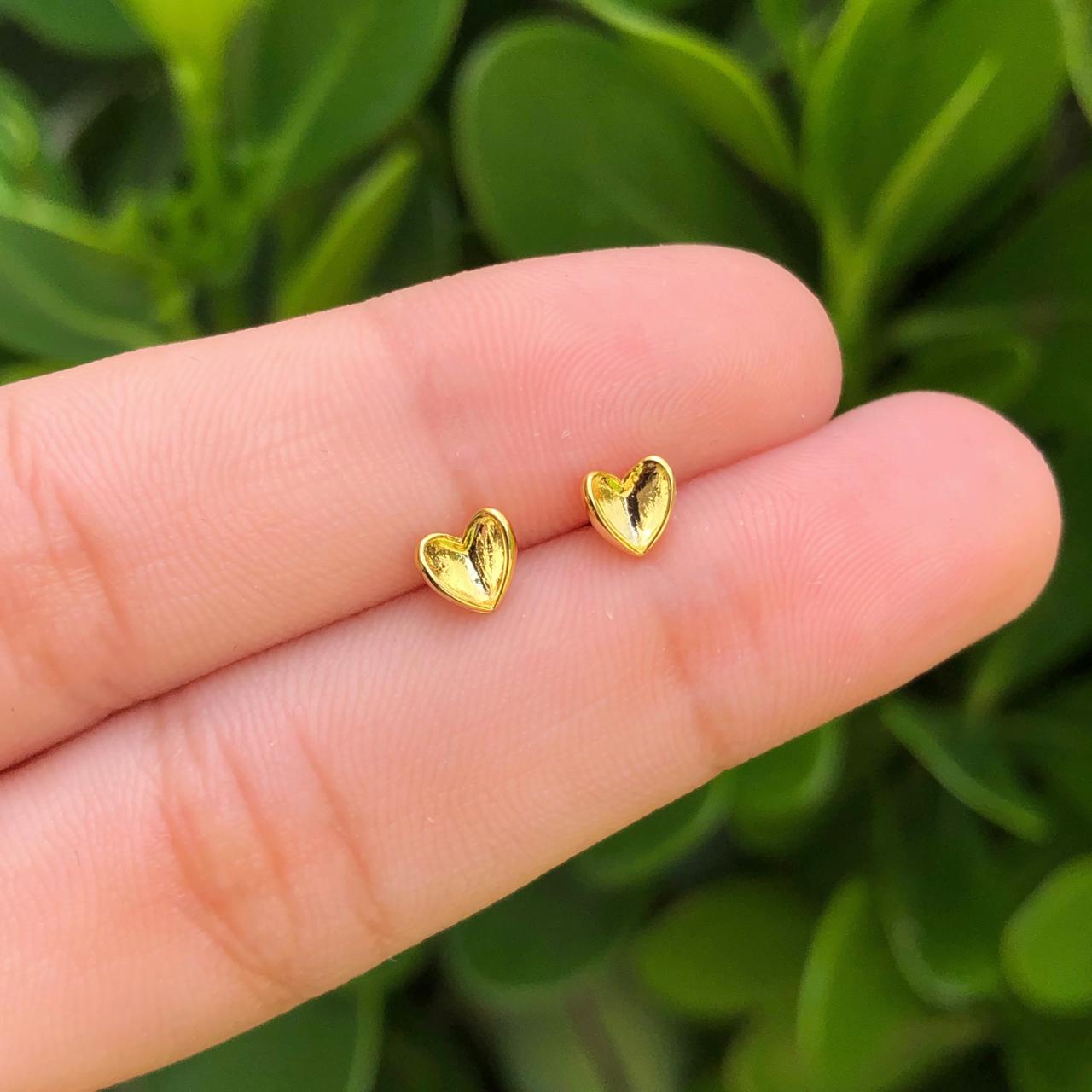 Aretes Corazon Chapa de Oro 18K Az124