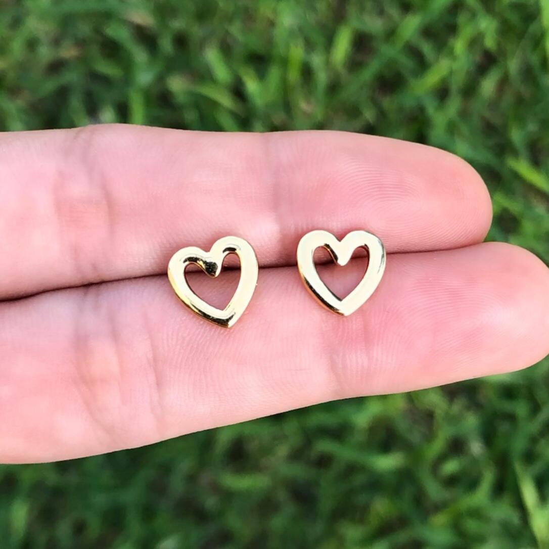 Aretes Corazón Chapa de Oro 18K Az111