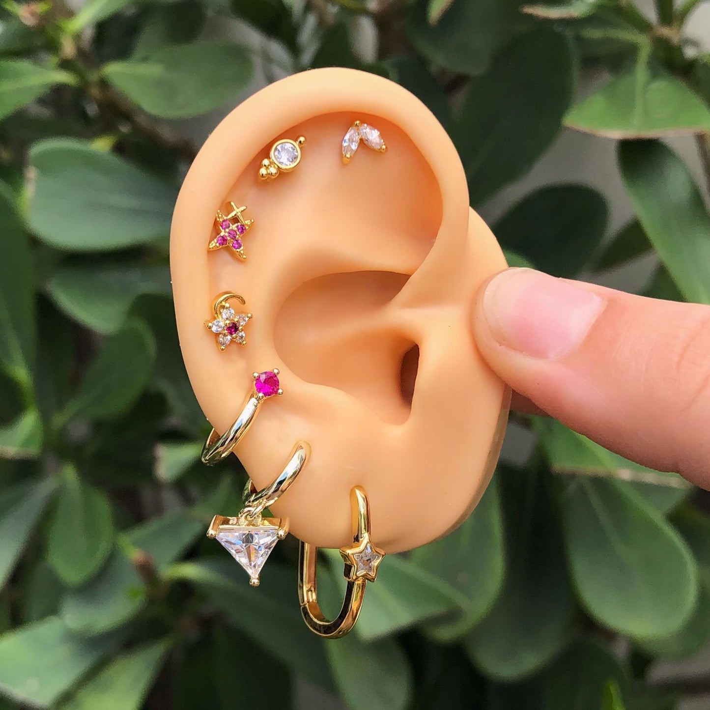 Aretes Estrella Magenta Chapa de Oro Az62