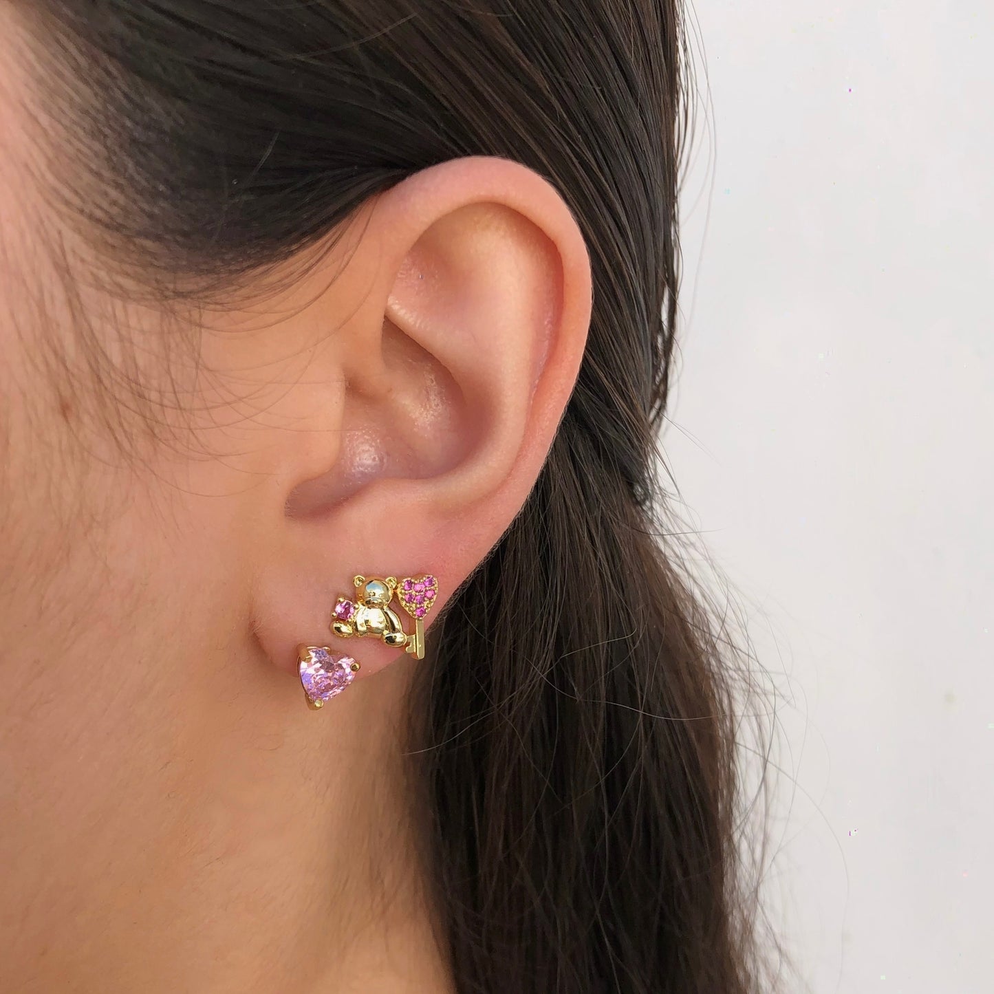 Aretes Corazon Llave Magenta Chapa de Oro AZ4