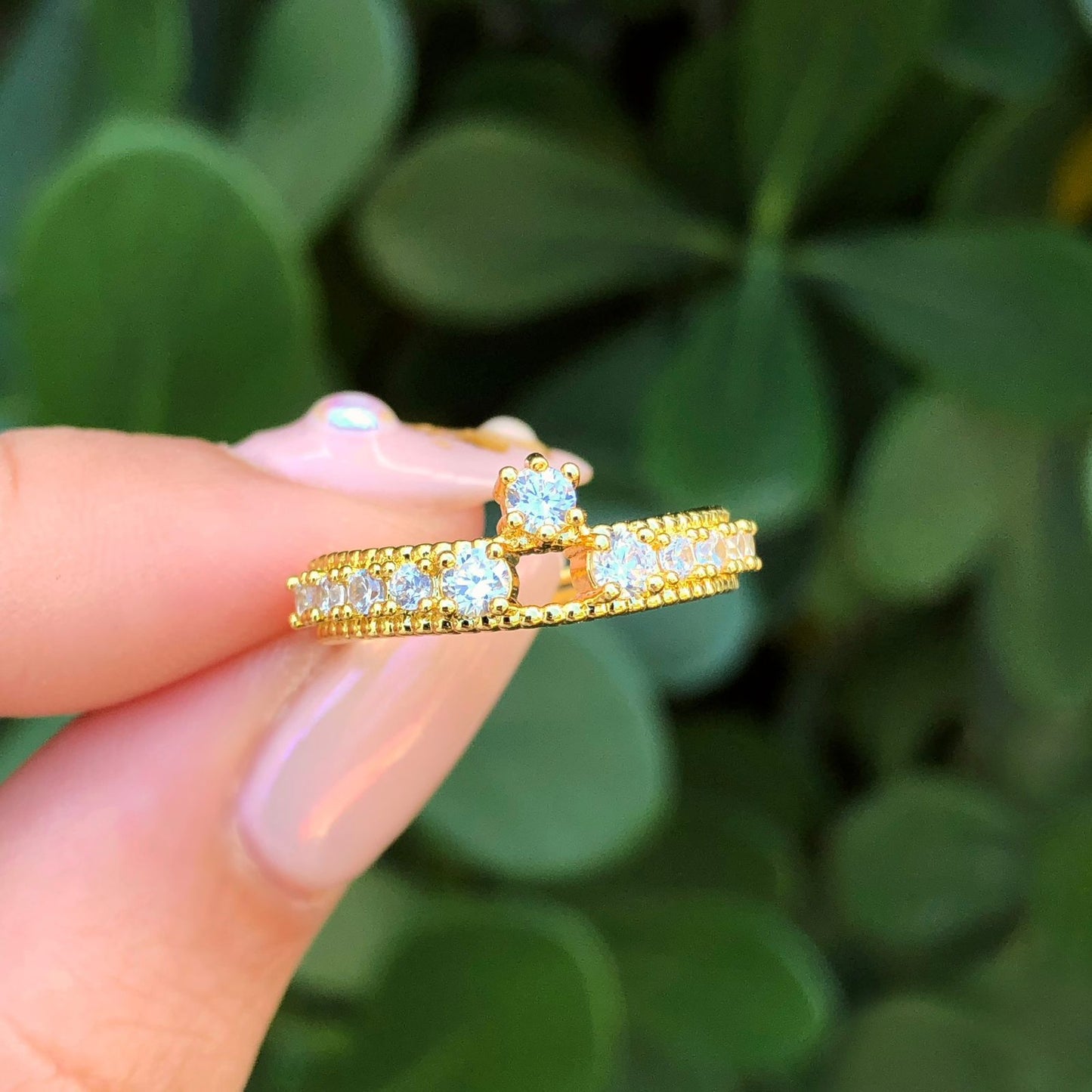 Anillo Zirconias Blancas Ajustable Chapa de Oro AZ205