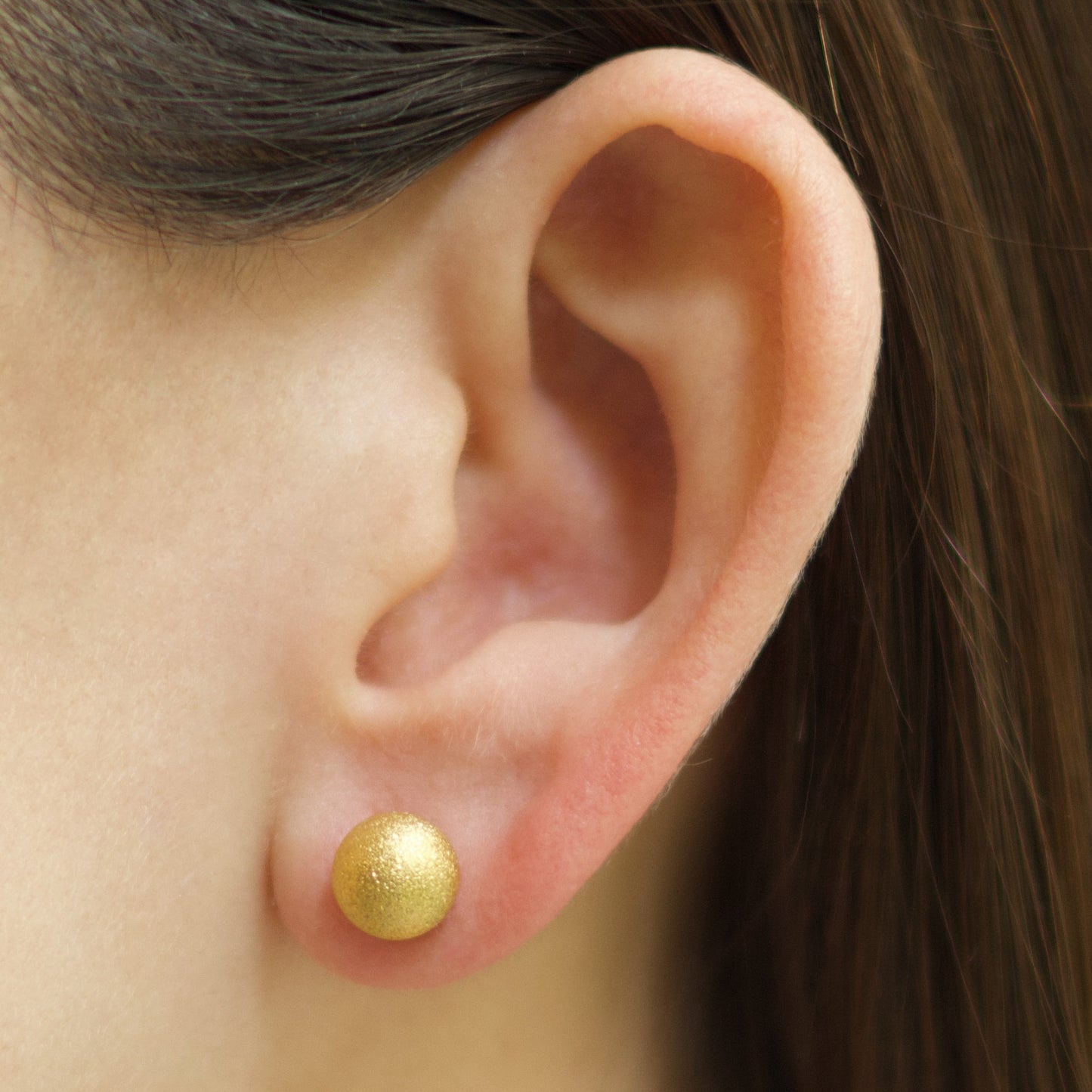 Aretes Dorados Esféricos Escarchado C625